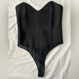 ARITZIA babaton bodysuit